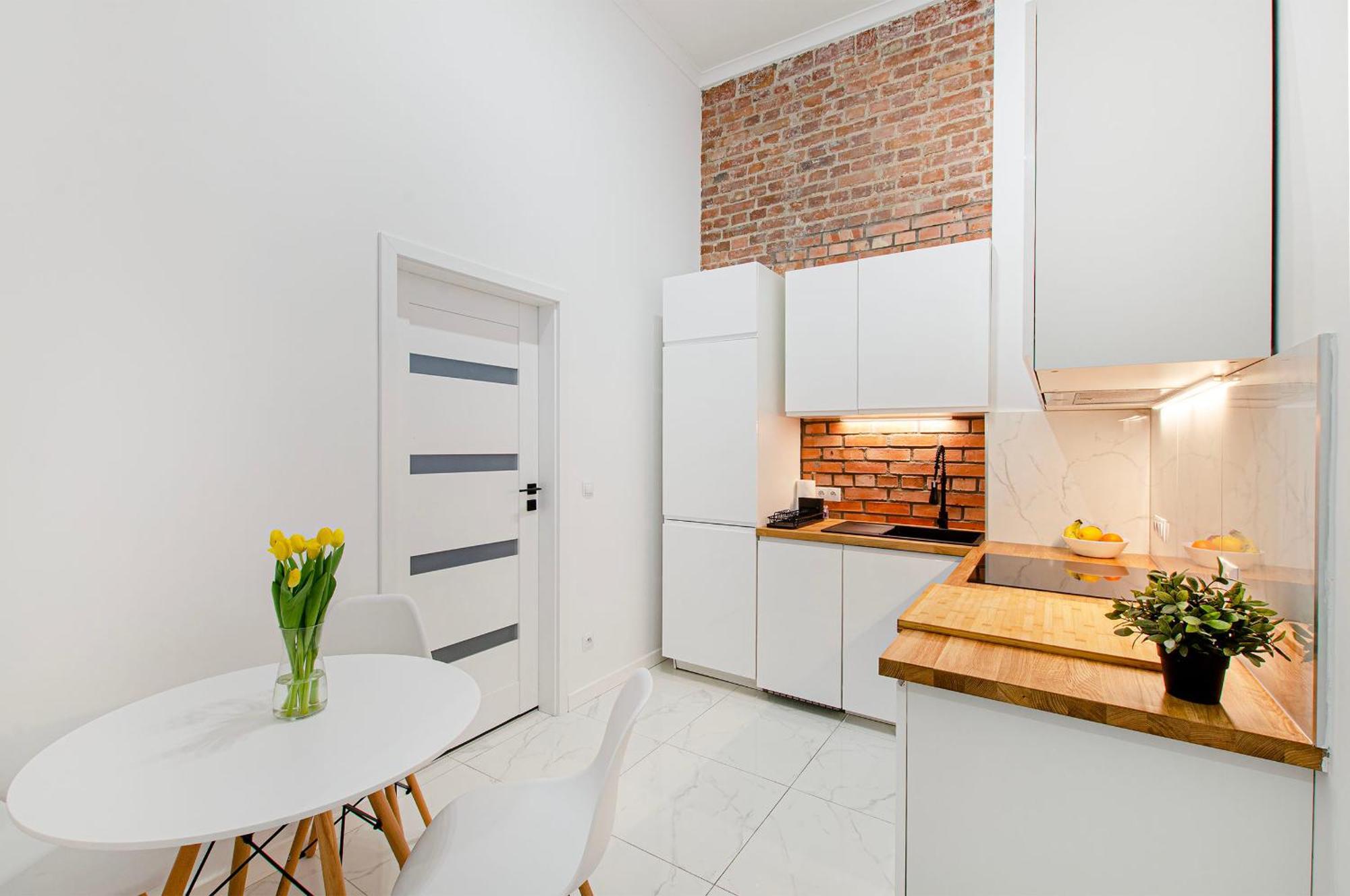 Loft Center Apartments- Parking, Wifi, 24h Check-in *