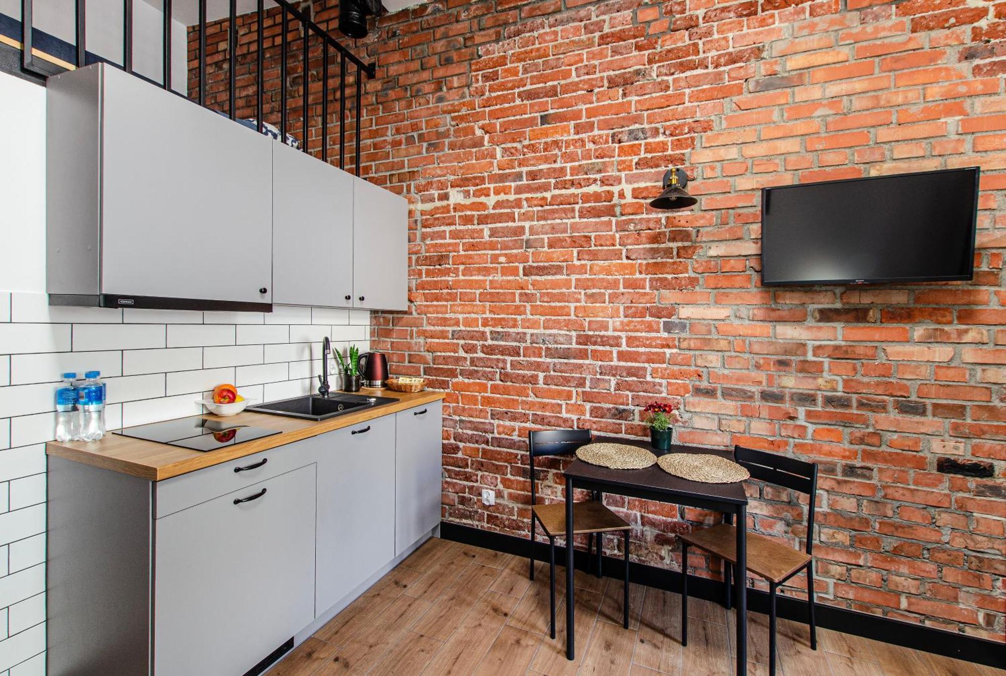 Loft Center Apartments- Parking, Wifi, 24h Check-in Apartment Breslau