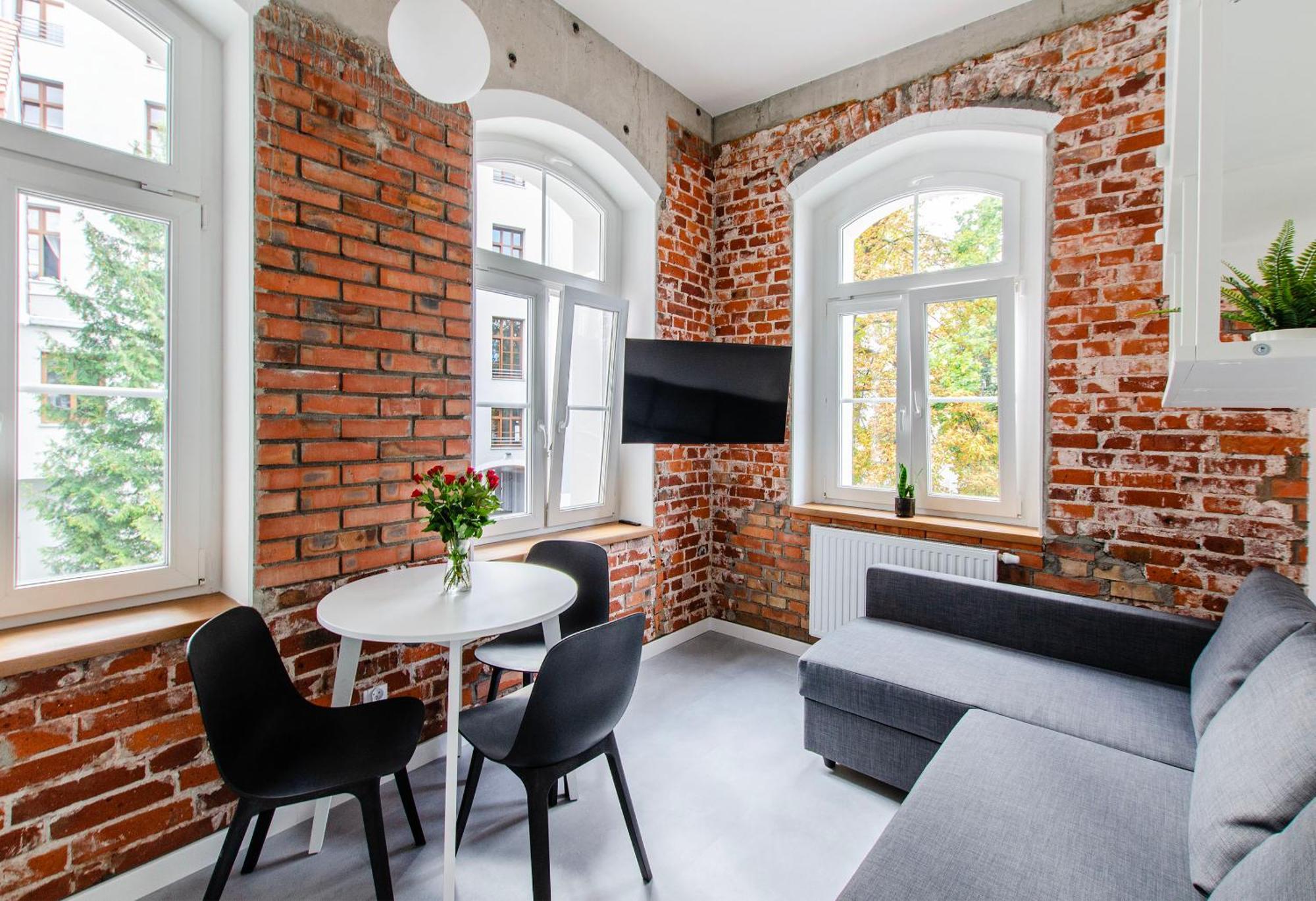 Loft Center Apartments- Parking, Wifi, 24h Check-in Apartment