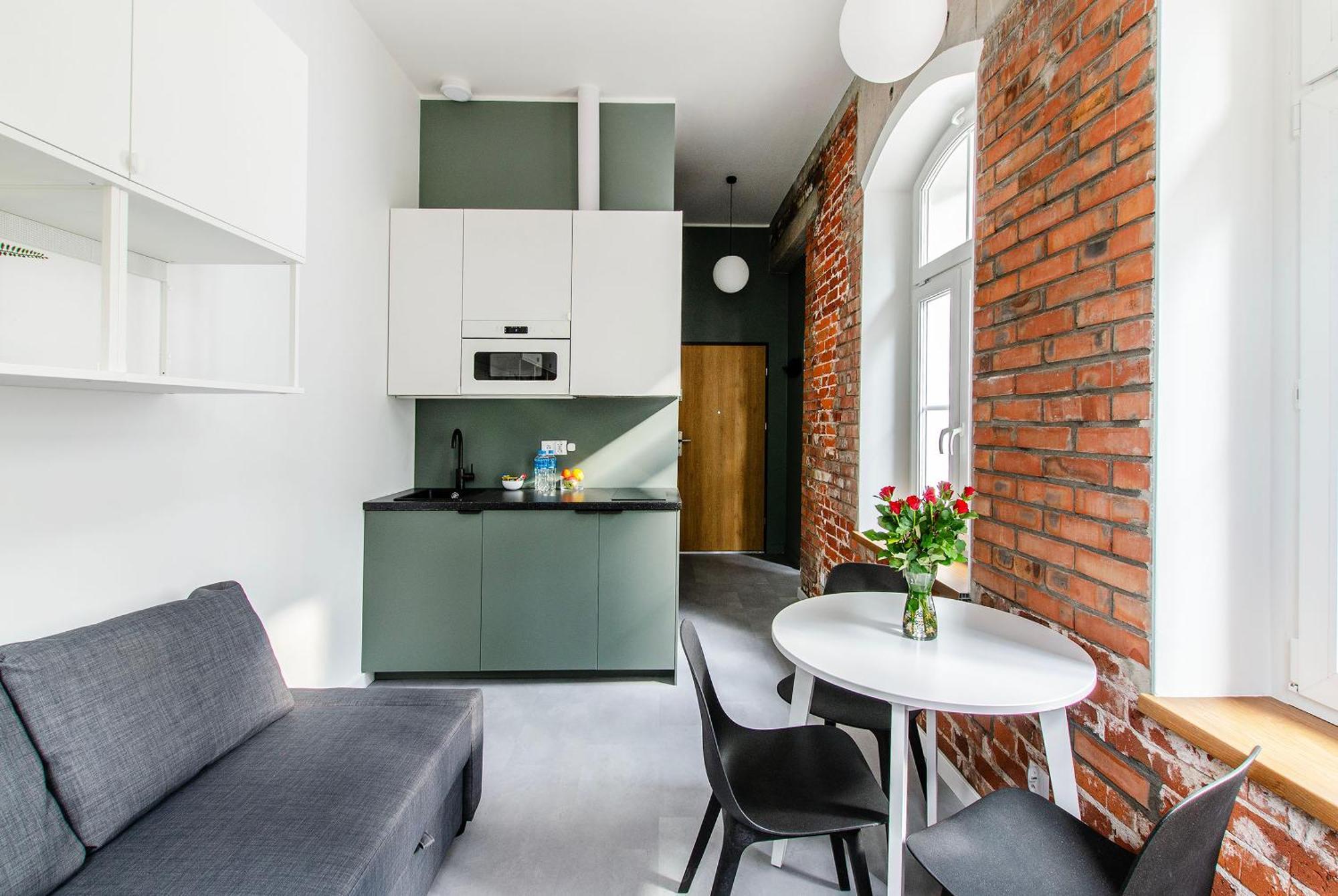 Loft Center Apartments- Parking, Wifi, 24h Check-in *