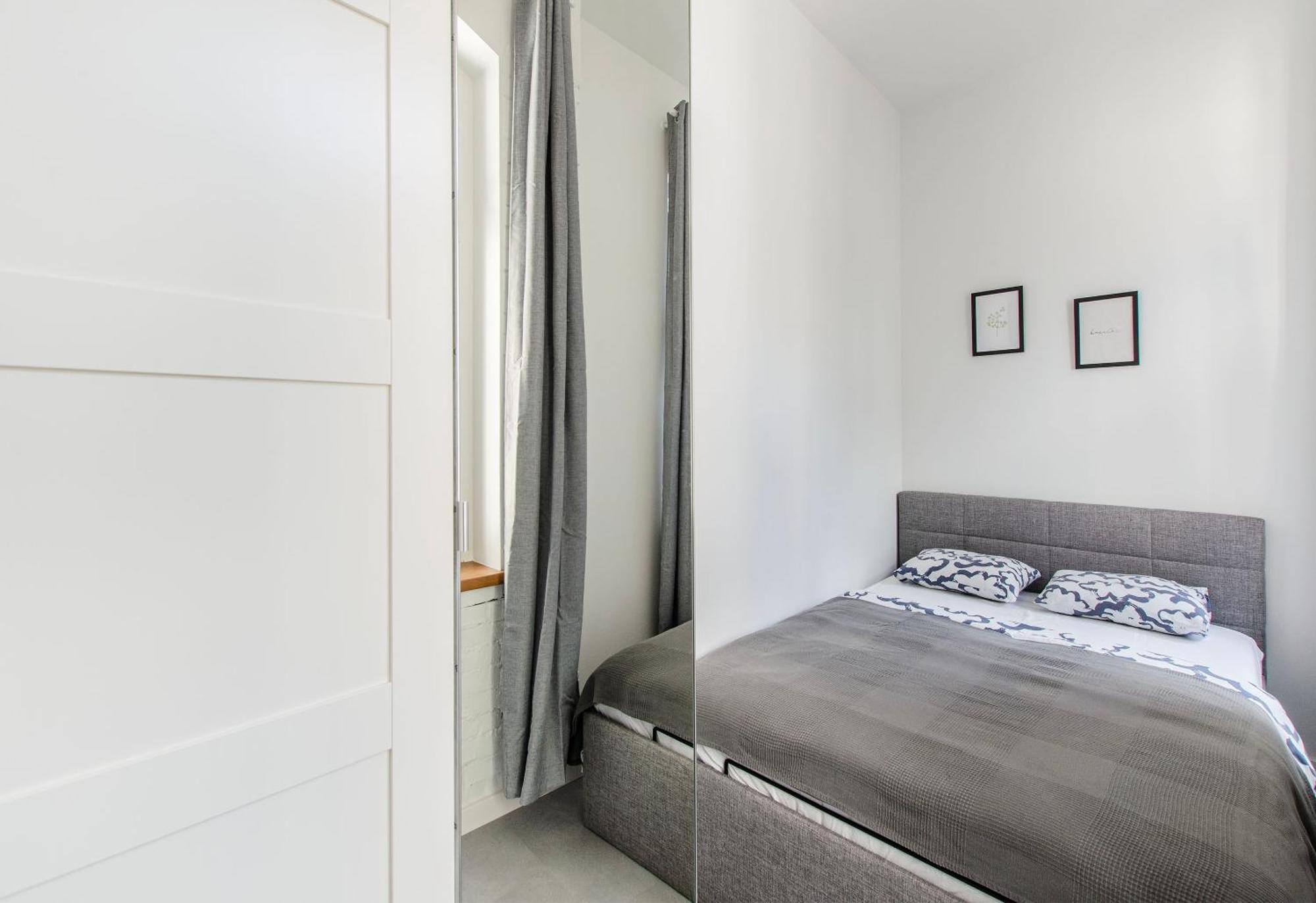 Loft Center Apartments- Parking, Wifi, 24h Check-in Apartment *
