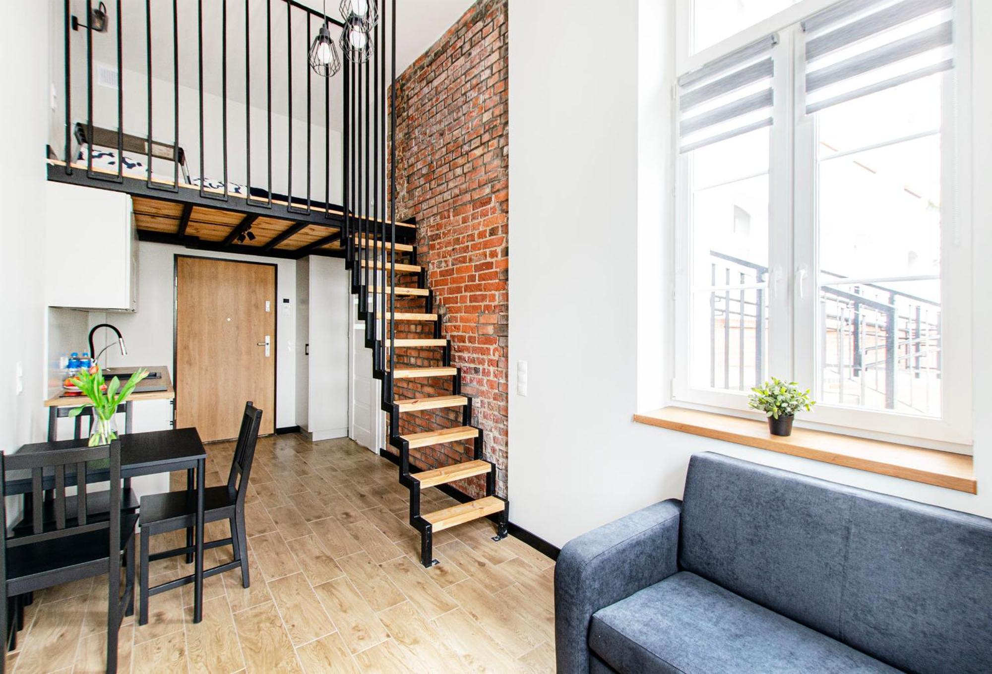 Loft Center Apartments- Parking, Wifi, 24h Check-in * Breslau