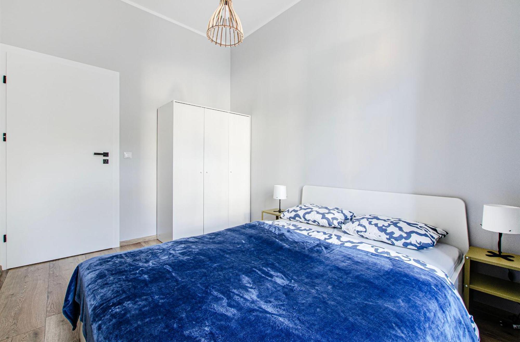 Loft Center Apartments- Parking, Wifi, 24h Check-in *